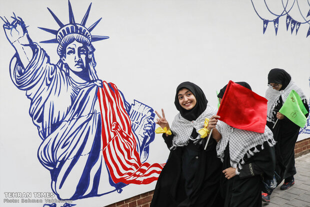 Tehraners mark 40th anniversary of US embassy takeover