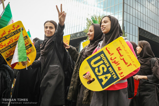 Tehraners mark 40th anniversary of US embassy takeover
