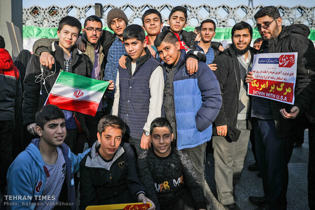 Tehraners hold rally to commemorate Dey 9 epic