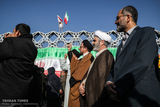 Tehraners hold rally to commemorate Dey 9 epic