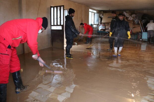 آبگرفتگی و سیلاب در بندرگز/ به ۲۰ نفر امدادرسانی شد