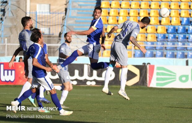 Gol Gohar Sirjan vs. Esteghlal football match
