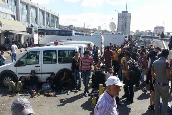 Avrupa'ya gitmek isteyen sığınmacılar Esenler Otogarı’na akın etti