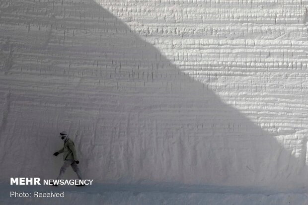 کار در معدن سنگ آهک مصر