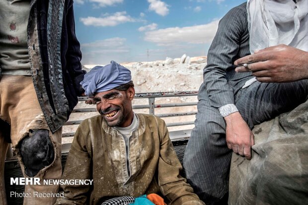 کار در معدن سنگ آهک مصر