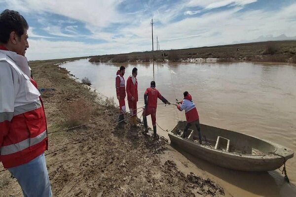 نجات ۷۴ حادثه‌دیده از محاصره سیلاب در فارس/ ۸ نفر مفقودند
