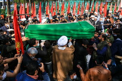 قم میں 11 مدافع حرم شہیدوں کی تشییع جنازہ