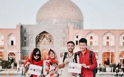 Chinese travelers ready to donate 100,000 face masks to Iran to combat coronavirus