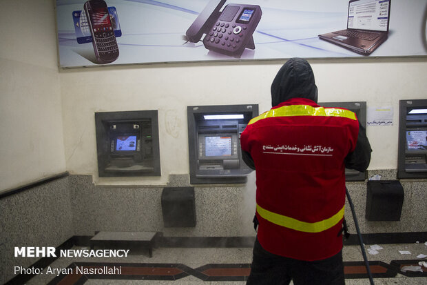 Disinfecting public places in Sanandaj