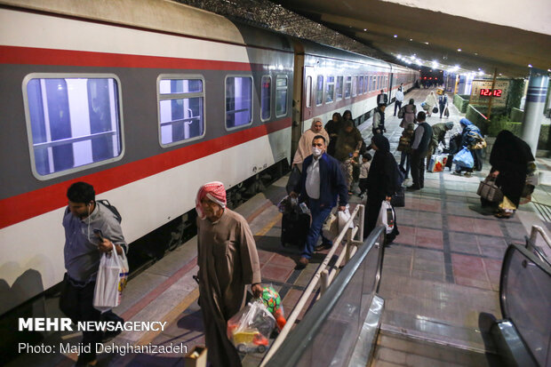 Temperature checks at Yazd Railway Station
