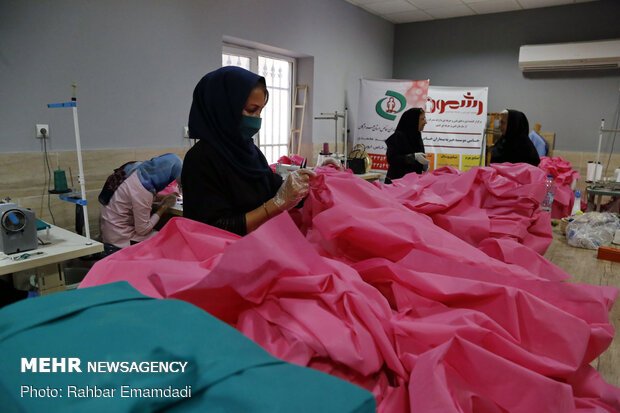 Workshop for producing face mask and hygienic clothing in Bandar Abbas