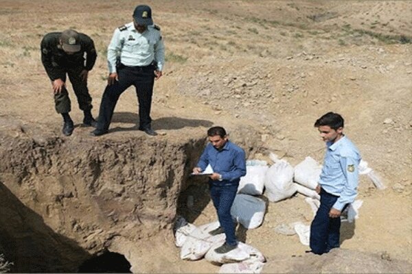 ۴ حفار غیر مجاز در روستای لوشکان دستگیر شدند
