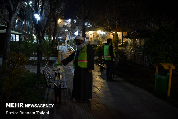 Mobilization of people for disinfecting public places in Tehran 