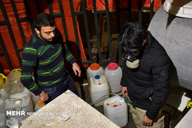 Mobilization of people for disinfecting public places in Tehran 