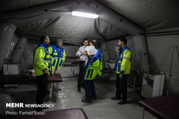 Deploying field hospital in Qazvin 