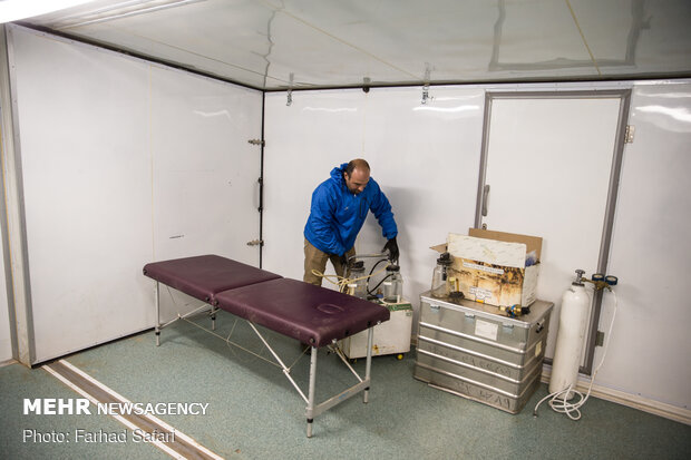 Deploying field hospital in Qazvin 