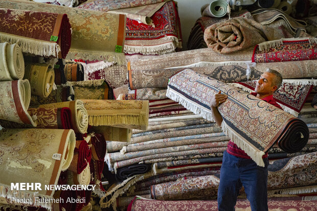Carpet cleaning workshops on eve of Nowruz
