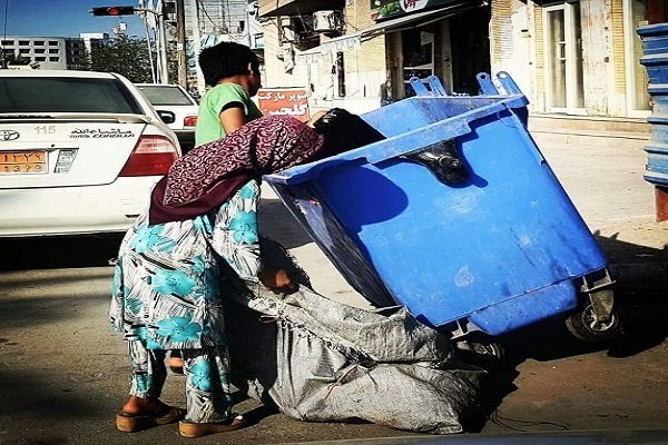 فعالیت ۳۵۳ خانه سلامت برای مقابله با زباله گردی کودکان