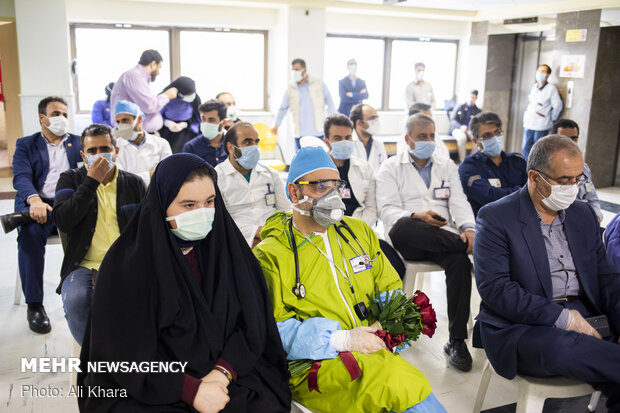 بقیۃ اللہ (عج) اسپتال کے کورونا وائرس وارڈ میں جشن یوم پدر منعقد