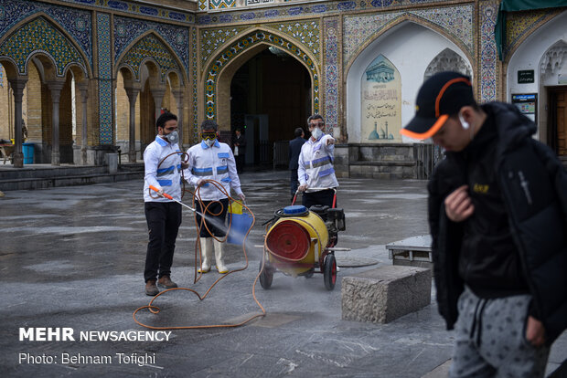 Disinfecting Shah Abdol-Azim shrine