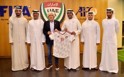 اتمام قرارداد سرمربی تیم ملی فوتبال امارات بدون برگزاری حتی یک مسابقه!