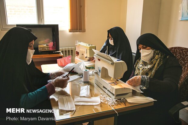 تولید ماسک و گان توسط خواهران جهادگر خراسان شمالی