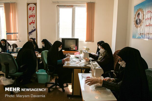 تولید ماسک و گان توسط خواهران جهادگر خراسان شمالی