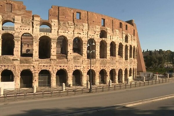 VIDEO: Colosseum empty as Italy imposes strict quarantine measures