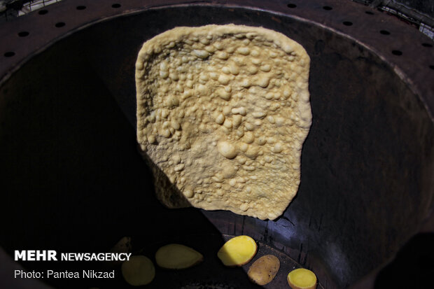 پخت نان در خانه