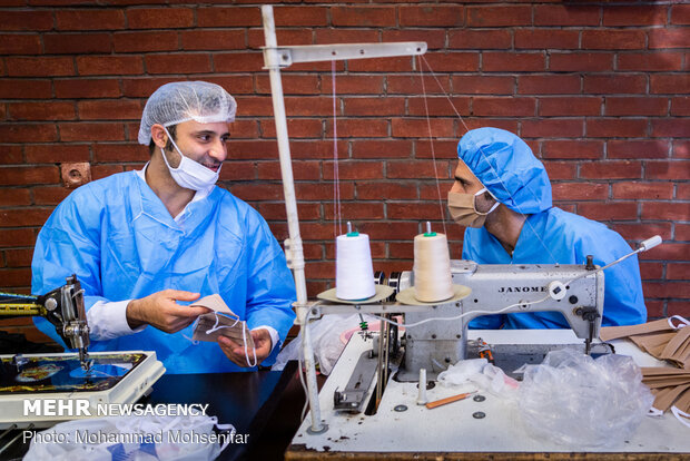 Theater community producing face masks in Tehran 