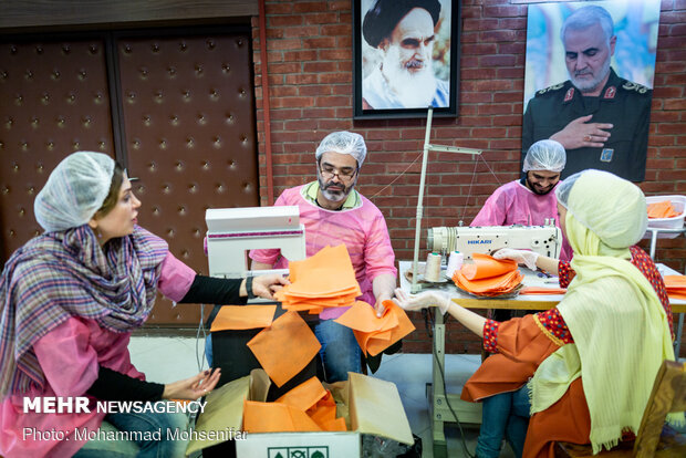 Theater community producing face masks in Tehran 