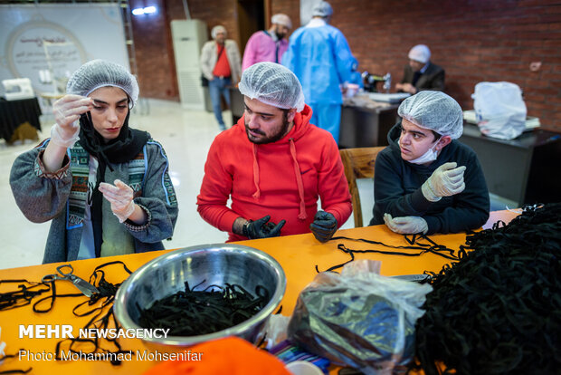 Theater community producing face masks in Tehran 