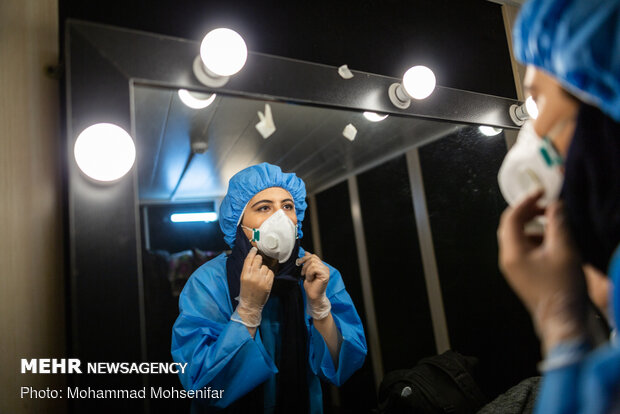 Theater community producing face masks in Tehran 