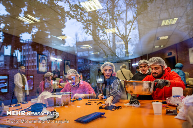 Theater community producing face masks in Tehran 