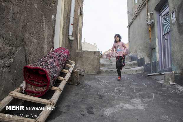 Carpet cleaning on eve of Nowruz in Tabriz