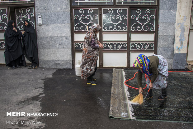 Carpet cleaning on eve of Nowruz in Tabriz