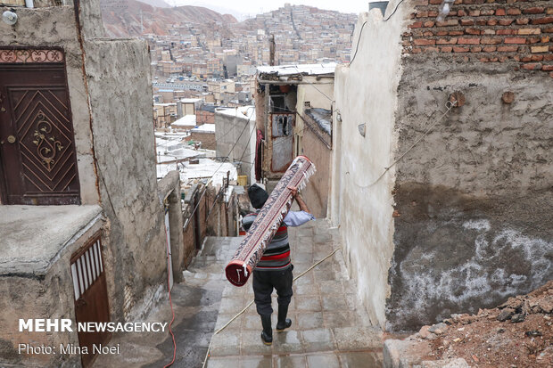 Carpet cleaning on eve of Nowruz in Tabriz