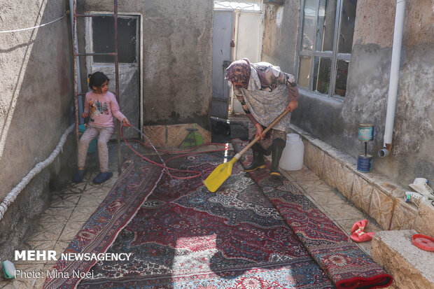 Carpet cleaning on eve of Nowruz in Tabriz