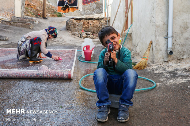 Carpet cleaning on eve of Nowruz in Tabriz