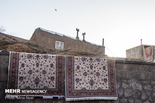 قالیشویی سنتی در حاشیه تبریز