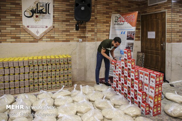 تهیه و توزیع مردمی سبد مواد غذایی برای نیازمندان در آستانه نوروز