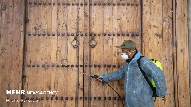 ضدعفونی مسجدی در تونس در پی شیوع کرونا