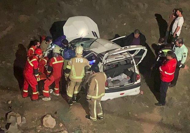 سقوط خودرو سواری به دره‌ای در شرق تهران