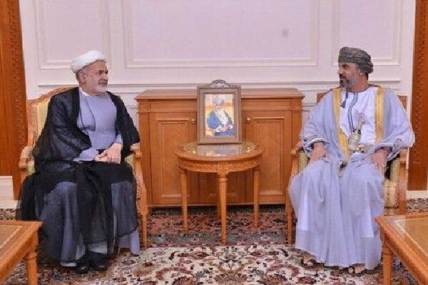 Iran, Oman discuss parliamentary ties