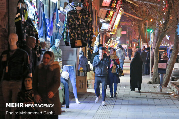 İran'da Nevruz Bayramı öncesi alışveriş heyecanı