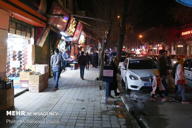 İran'da Nevruz Bayramı öncesi alışveriş heyecanı