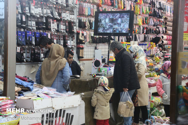 İran'da Nevruz Bayramı öncesi alışveriş heyecanı