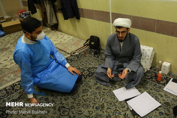 Volunteer forces in Qom hospitals on eve of New Year