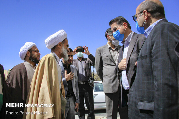 توزیع غذای متبرک رضوی در بیمارستان های شهرکرد