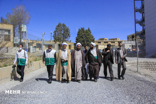 توزیع غذای متبرک رضوی در بیمارستان های شهرکرد